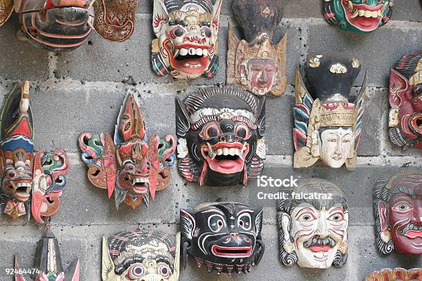 Máscaras Balinés Foto de stock y más banco de imágenes de Disfraz de diablo - Disfraz de diablo, Indonesia, Multitud