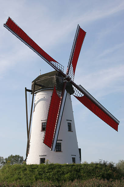 ベルギーの風車 - belgium bruges windmill europe ストックフォトと画像