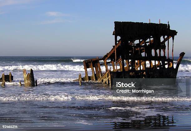 Peter Iredale Schiffbruch Stockfoto und mehr Bilder von Bewegung - Bewegung, Blau, Brandung