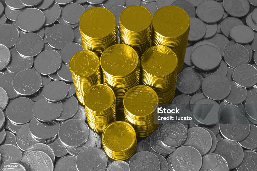 De oro y plata, monedas - Foto de stock de Ahorros libre de derechos