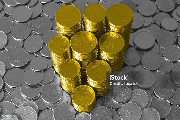 De Oro Y Plata Monedas Foto de stock y más banco de imágenes de Ahorros - Ahorros, Brasil, Brasileño