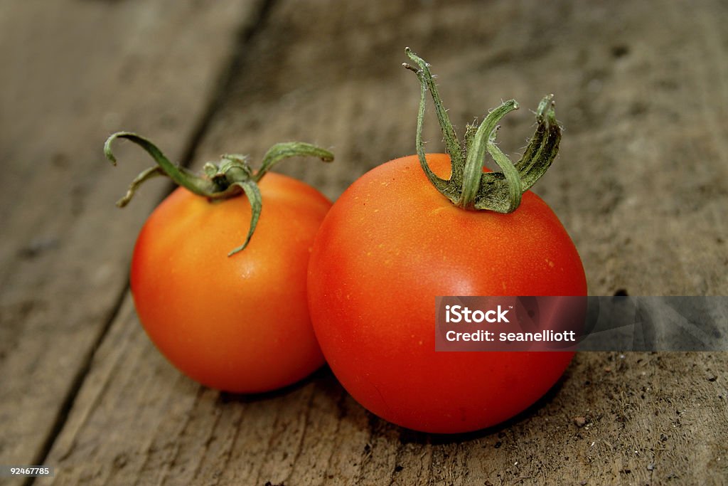 Dos tomates - Foto de stock de Alimento libre de derechos