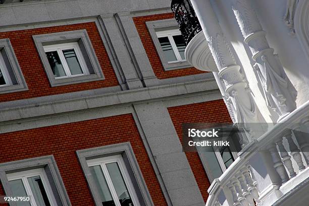 Old Vs Nuevo Foto de stock y más banco de imágenes de Arco - Característica arquitectónica - Arco - Característica arquitectónica, Arquitectura, Balcón