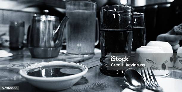 Blanco Y Negro Foto Del Restaurante Chino Foto de stock y más banco de imágenes de Agua - Agua, Agua potable, Alimento