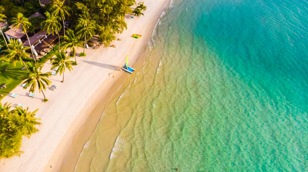 istock Aerial view of sea 924697840