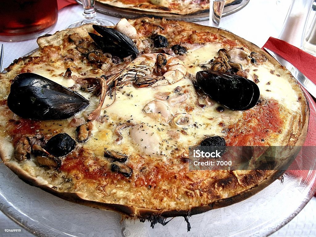 Owoce morza pizza - Zbiór zdjęć royalty-free (Bez ludzi)