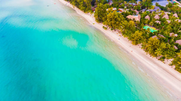 istock Aerial view of sea 924705992