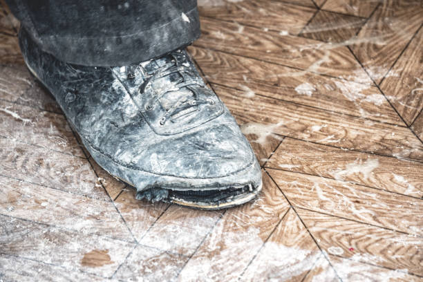 istock Old dirty ripped shoes 924713438