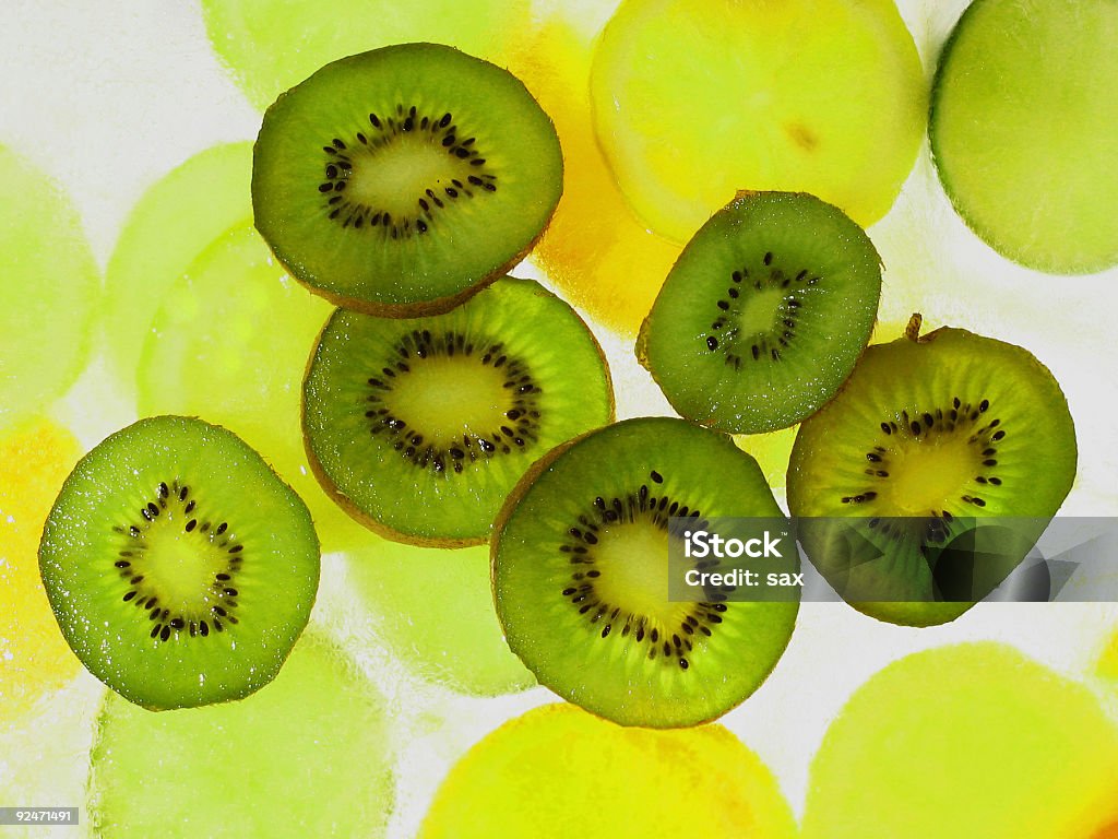 Frutta su ghiaccio - Foto stock royalty-free di Acido