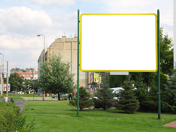 city blank billboard [ mit der path ] - metal billboard adboard marketing stock-fotos und bilder