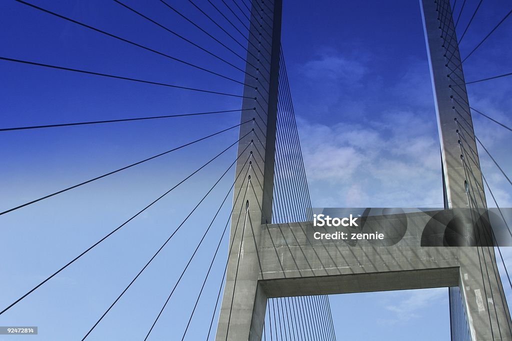 Fahren Sie durch Hängebrücke - Lizenzfrei Anmut Stock-Foto