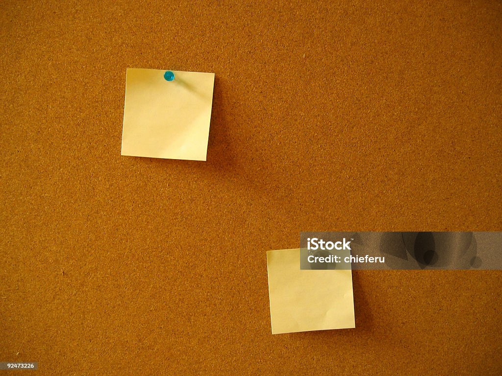 Dos notas - Foto de stock de Chincheta libre de derechos
