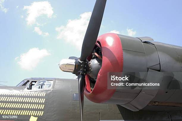 Photo libre de droit de B 24 Moteur banque d'images et plus d'images libres de droit de Aile d'avion - Aile d'avion, Armée de l'air, Armée de terre