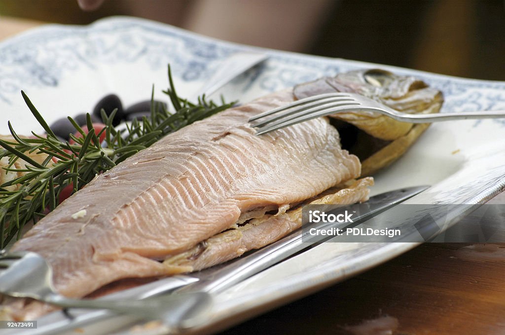 Plato de pescado - Foto de stock de Aceituna libre de derechos