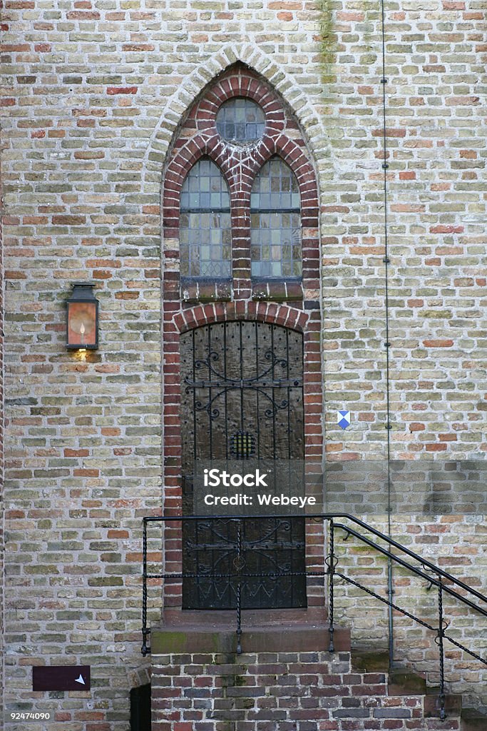 Antigua puerta - Foto de stock de Anticuado libre de derechos