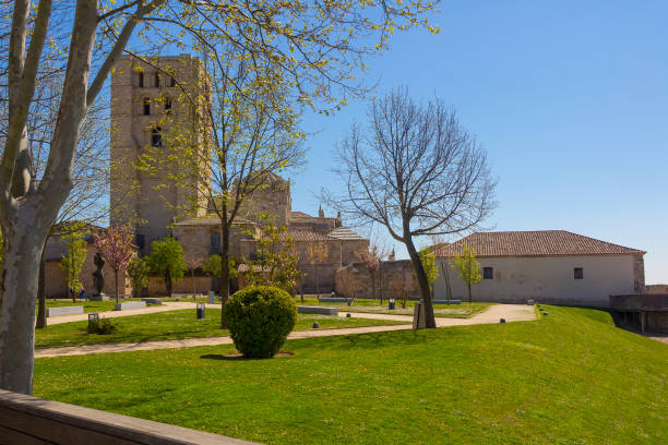 istock Famous Cathedral of the Savior, in Zamora, Spain 924744980