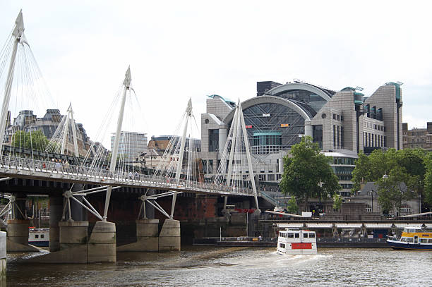 istock Hungerford Bridge to Charing Cross 1 92475387