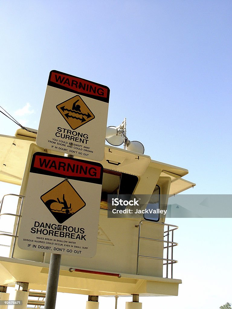 Poste de secours avec maître nageur - Photo de Ciel libre de droits