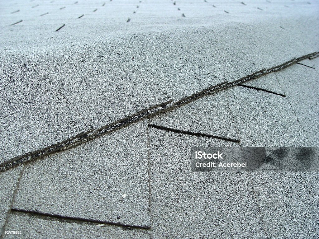 Telhado de asfalto azulejos - Foto de stock de Arquitetura royalty-free