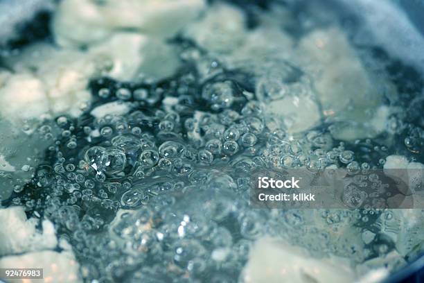 Makro Von Kochendem Wasser Und Gemüse Stockfoto und mehr Bilder von Blase - Physikalischer Zustand - Blase - Physikalischer Zustand, Brodelnd, Dampf