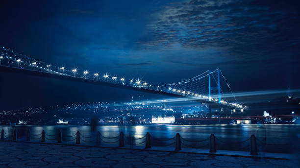uma bela ponte do bósforo e cidade de istambul à noite - aerial view bosphorus bridge bosphorus bridge - fotografias e filmes do acervo