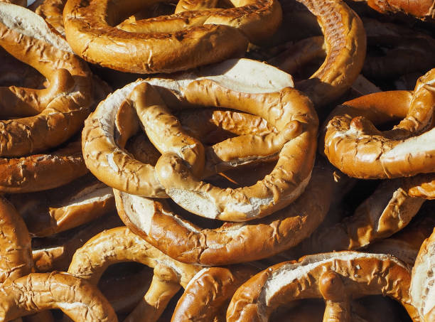 pretzel baked bread