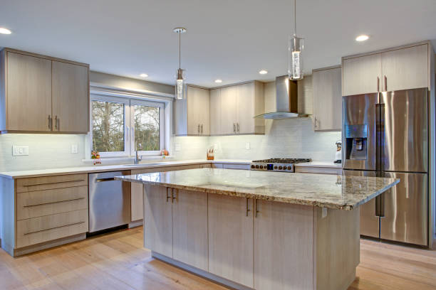 istock Lovely kitchen room with kitchen island 924817340