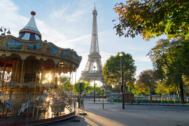 istock eiffel tour and from Trocadero, Paris 924817472