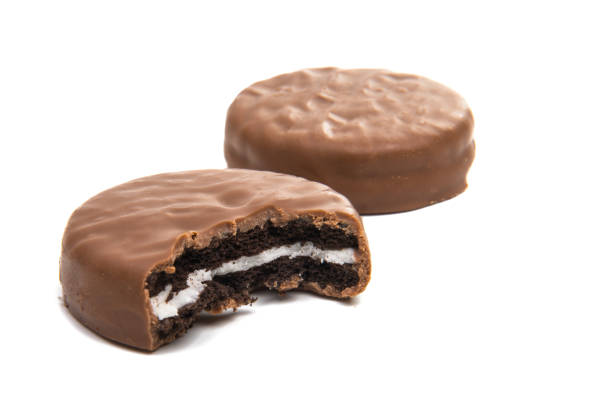 istock chocolate biscuit sandwich in chocolate glaze isolated 924846100