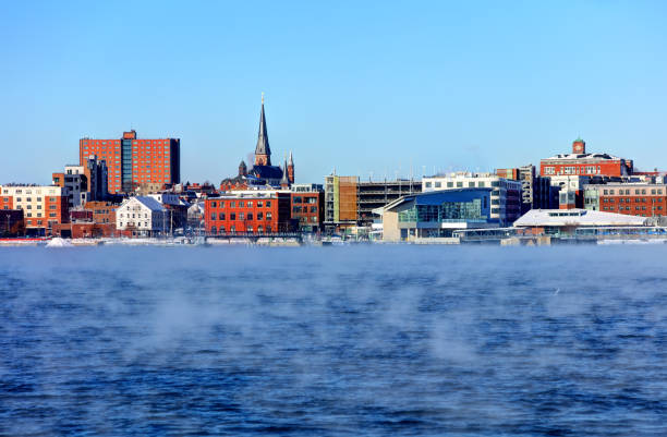 istock Frigid arctic sea smoke in Portland Harbor 924849774