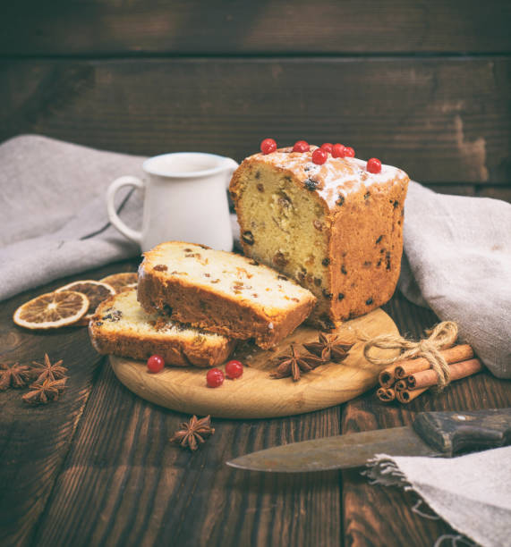 istock cake with raisins and dried fruits 924853498