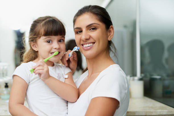 istock See, just like how mom showed me 924915890