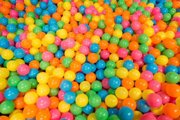istock Colorful balls to use as pattern or background texture 924918300