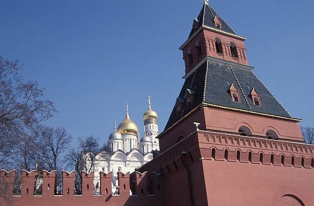 pared de kremlin - cathedral russian orthodox clear sky tourism fotografías e imágenes de stock