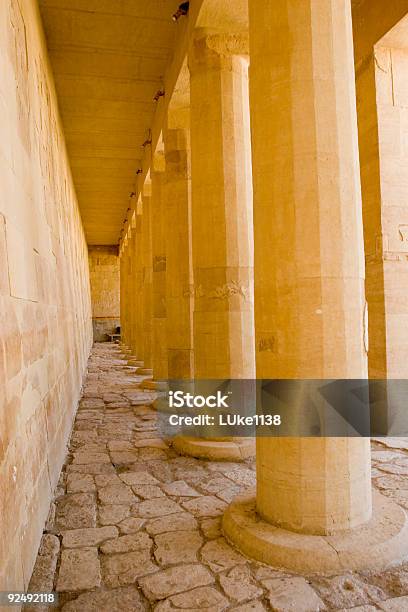 Colunas No Templo De Hatshepsut - Fotografias de stock e mais imagens de Apoiar - Apoiar, Apoio, Arcada