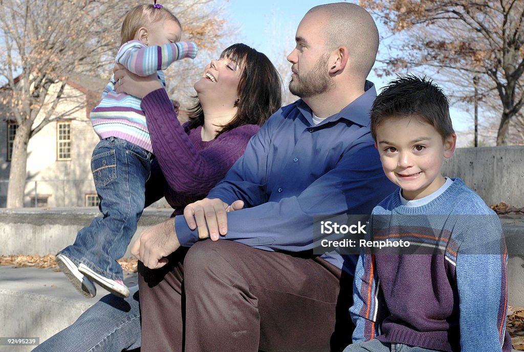 Belle famille de quatre personnes - Photo de Fils de libre de droits