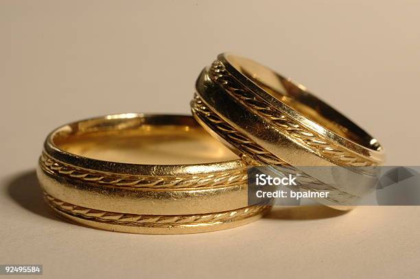 Noiva E Noivo De Anéis - Fotografias de stock e mais imagens de Acordo - Acordo, Adulto, Anel - Joia