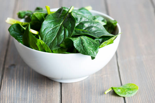 spinacio - healthy eating juice vegetable juice vegetable foto e immagini stock