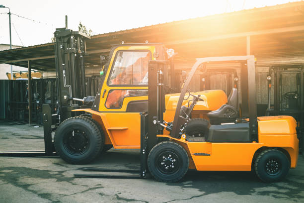 istock Reliable heavy loader, forklift truck. Heavy duty equipment 924969102