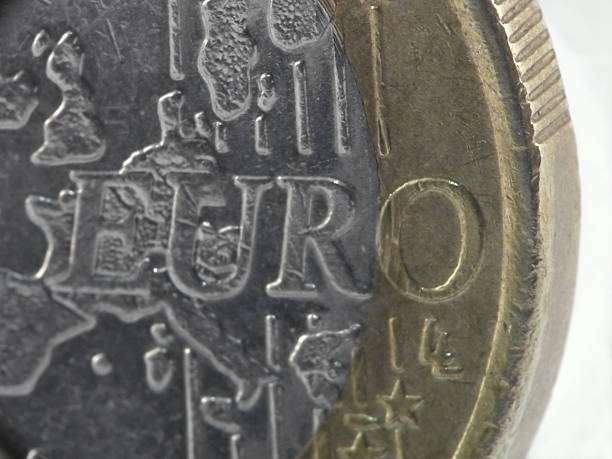 moeda de um euro - hologram currency animal economie imagens e fotografias de stock