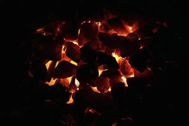 Representation of embers and fire with the help of light and stones