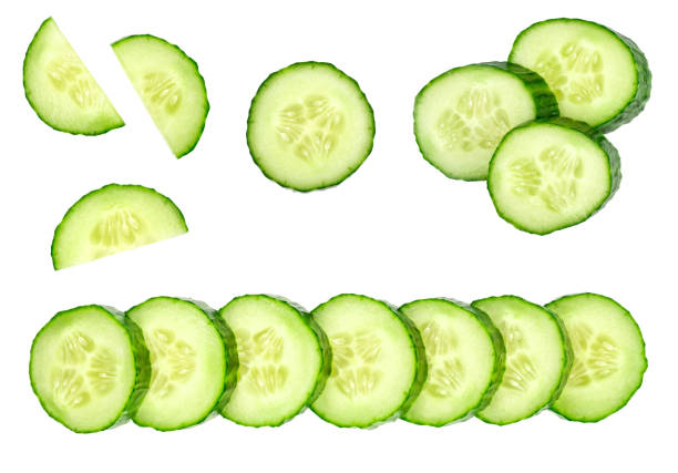 collezione di cetrioli verdi freschi isolati su sfondo bianco. set di più immagini. parte della serie - cucumber foto e immagini stock