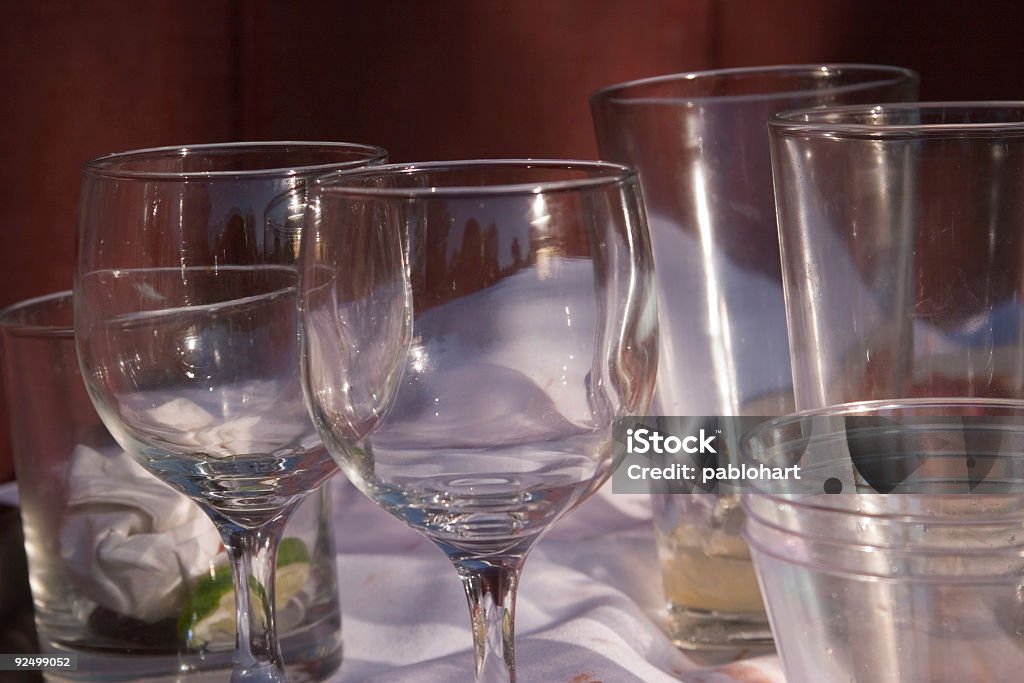 Usado xícaras e copos - Foto de stock de Antigo royalty-free