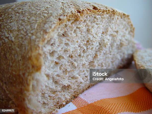 Pão - Fotografias de stock e mais imagens de Alimentação Saudável - Alimentação Saudável, Almoço, Castanho