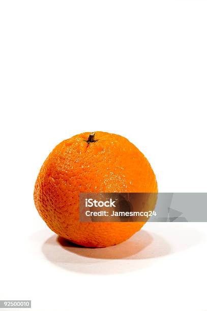 Arancio Isolato - Fotografie stock e altre immagini di Alimentazione sana - Alimentazione sana, Arancia, Arancione