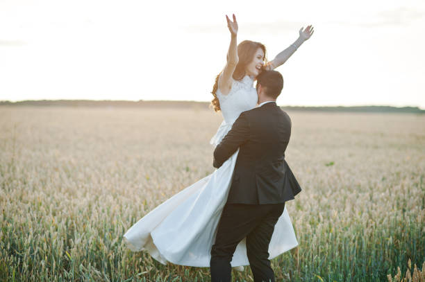 istock Wedding couple in love 925000320