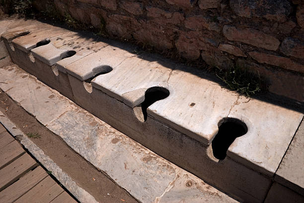 éfeso casas de banho - toilet public restroom ephesus history imagens e fotografias de stock