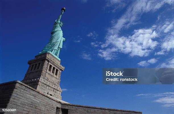 Estátua Da Liberdade Nova York - Fotografias de stock e mais imagens de As Américas - As Américas, Azul, Céu