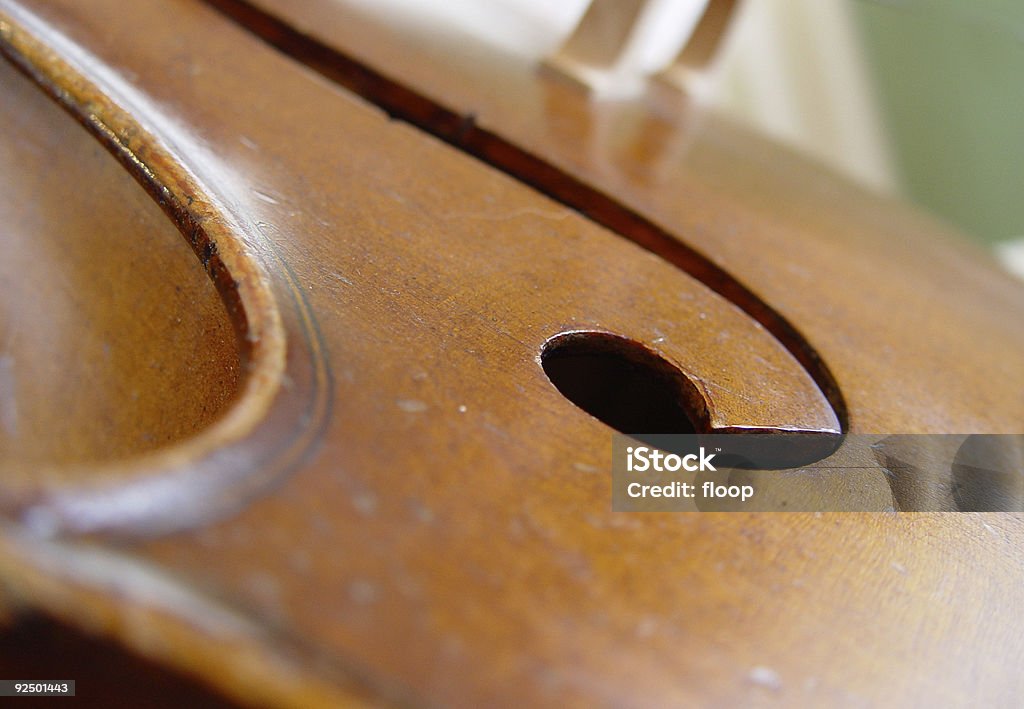 Violonchelo f-hole - Foto de stock de Agujero libre de derechos