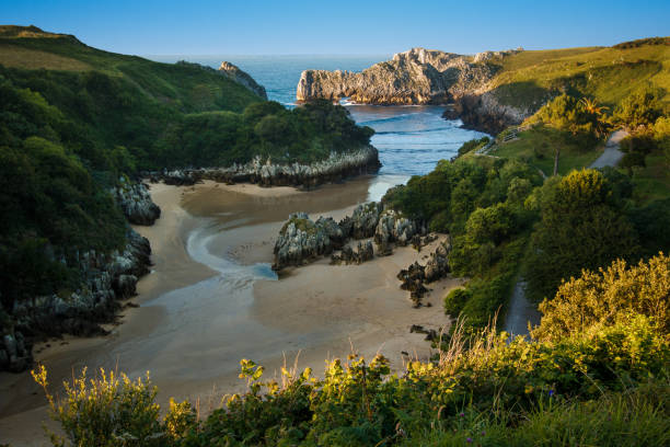 istock Berellin beach in Prellezo Cantabria. 925017146